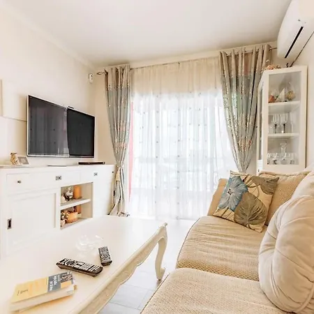 Playa San Juan Apartment 公寓